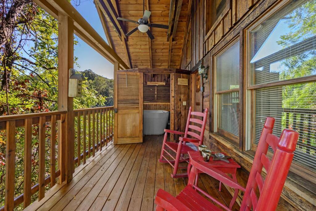 Do Not Disturb - Pigeon Forge Smoky Mountain Studio Cabin, Hot Tub, Fireplace Zewnętrze zdjęcie