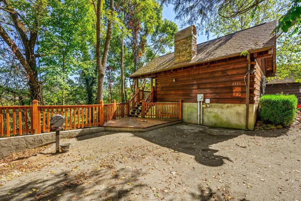 Do Not Disturb - Pigeon Forge Smoky Mountain Studio Cabin, Hot Tub, Fireplace Zewnętrze zdjęcie