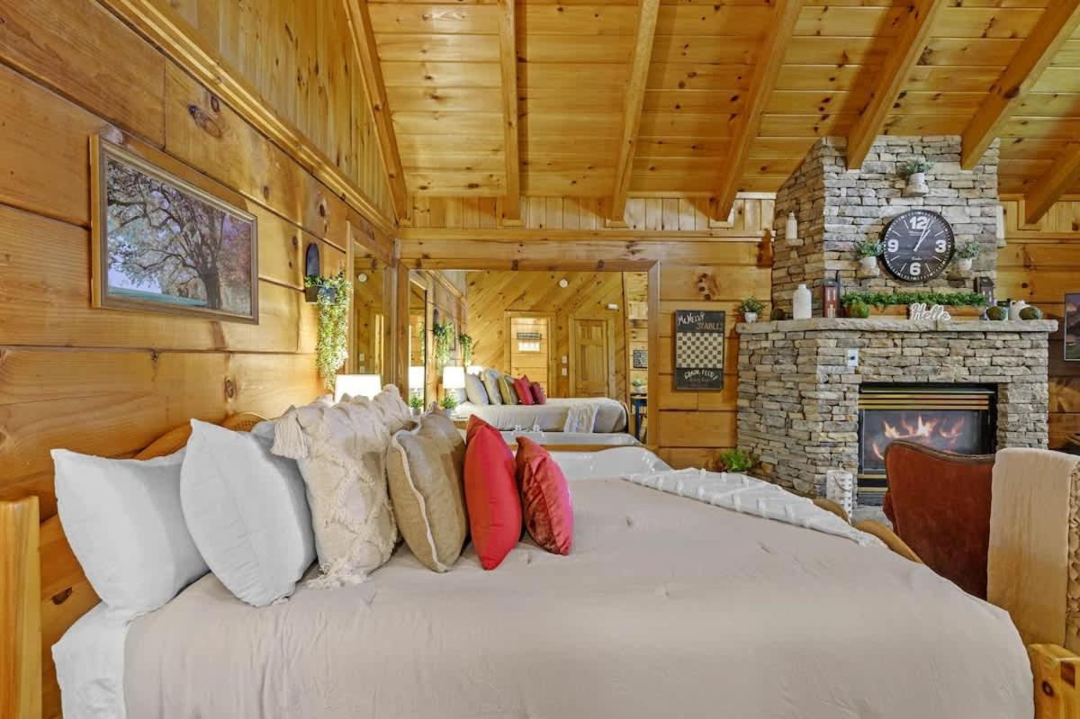 Do Not Disturb - Pigeon Forge Smoky Mountain Studio Cabin, Hot Tub, Fireplace Zewnętrze zdjęcie