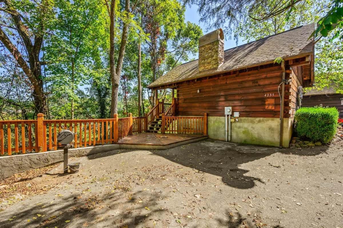 Do Not Disturb - Pigeon Forge Smoky Mountain Studio Cabin, Hot Tub, Fireplace Zewnętrze zdjęcie