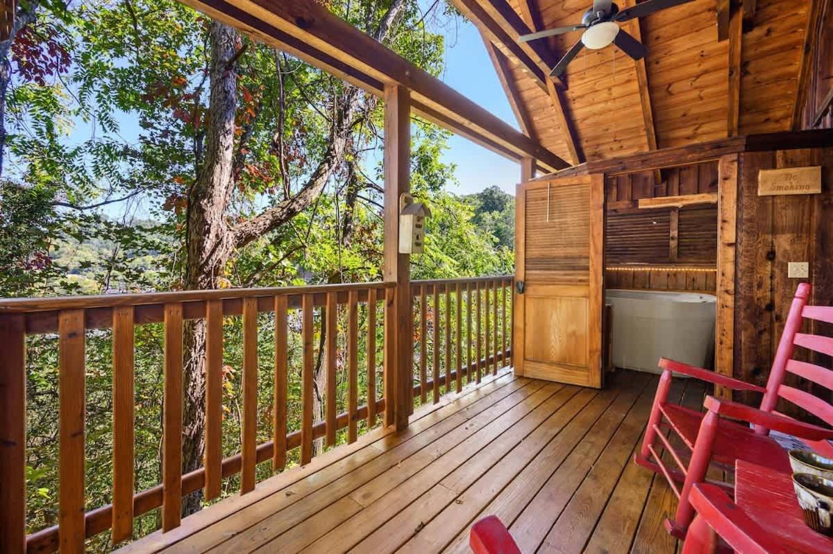 Do Not Disturb - Pigeon Forge Smoky Mountain Studio Cabin, Hot Tub, Fireplace Zewnętrze zdjęcie