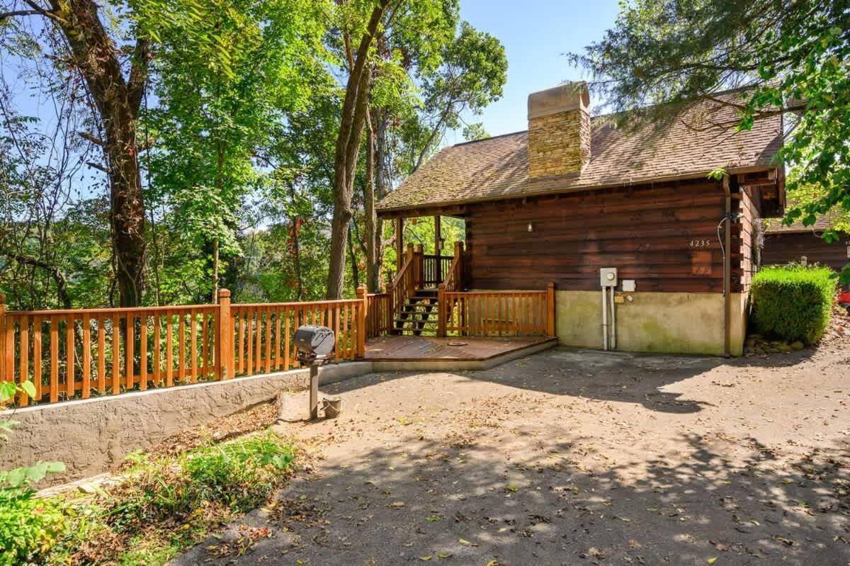 Do Not Disturb - Pigeon Forge Smoky Mountain Studio Cabin, Hot Tub, Fireplace Zewnętrze zdjęcie
